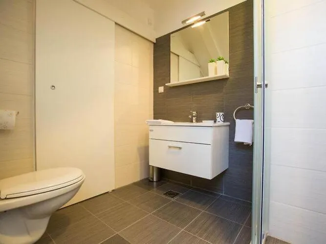 Mia - One Bedroom Floor Апартаменты *