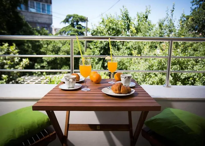 Mia - One Bedroom Floor Apartman